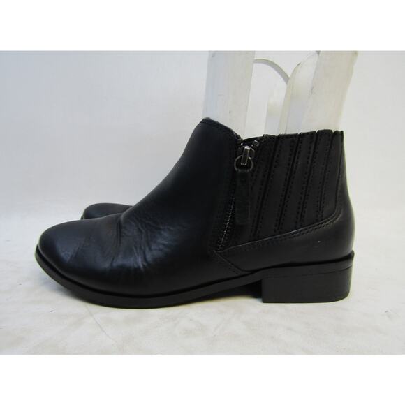 ALDO Womens Size 6.5 M Black Leather Zip Ankle Fashion Boots - Picture 1 of 11